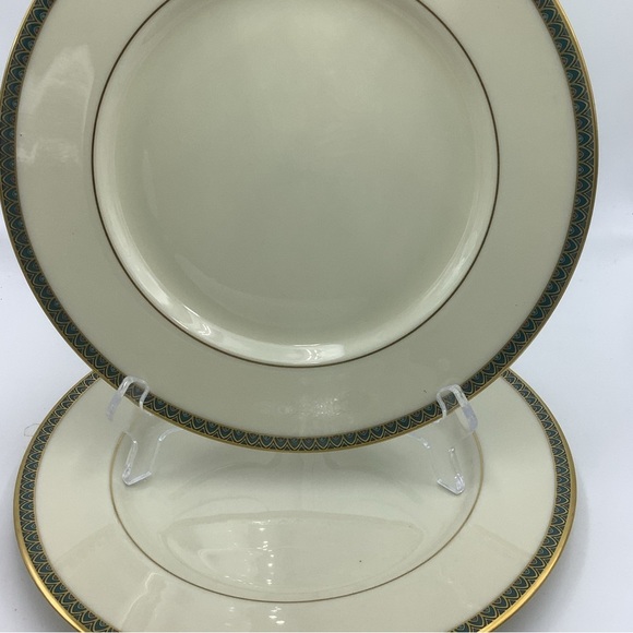 Two Vintage Lenox Patriot Dinner Plates - Picture 2 of 11